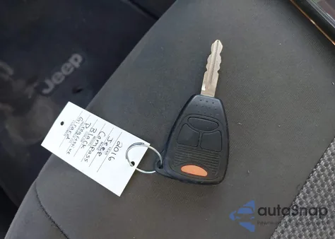 2016 Jeep Compass Sport z USA, uszkodzony, nr VIN 1C4NJDBB2GD638598